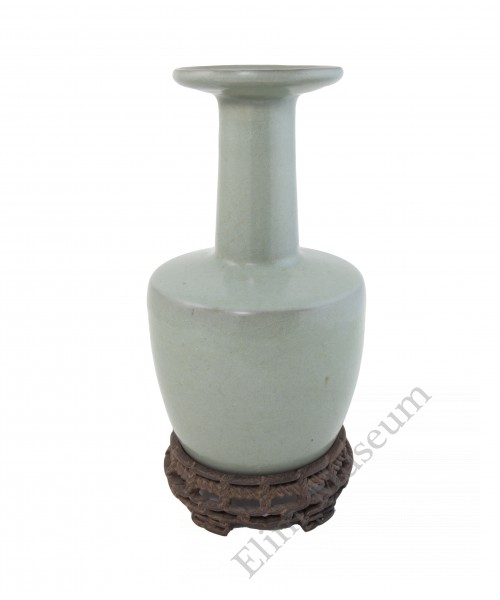 1243 A Song Dynasty Ru-Ware grey green mallet shape vase